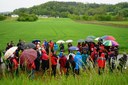 Internationale Gedenkwanderung: Rund 80 Teilnehmer*innen trotzten dem Wetter